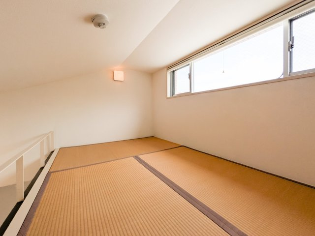 ロフト　現況は置き畳敷仕様　
