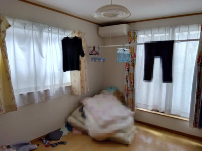 二面採光なので日差しがたっぷり入ります。また風通しが良く解放感もあります。寝室や子供部屋におすすめの洋室になっています。