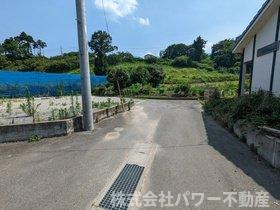 前面道路含む現地写真です