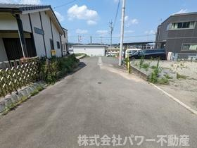 前面道路含む現地写真です
