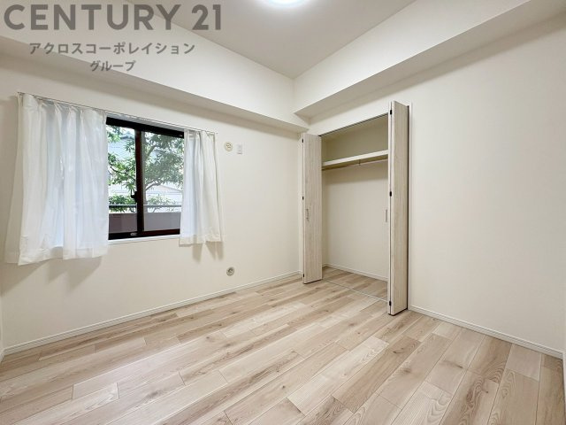 創造性や成長を促す遊びの空間を提供。学習や趣味に集中できる環境を整えます。個別のプライベートスペースは自己表現と自立心を育み、心地よい睡眠環境を整えリラックスできる場所を提供。　