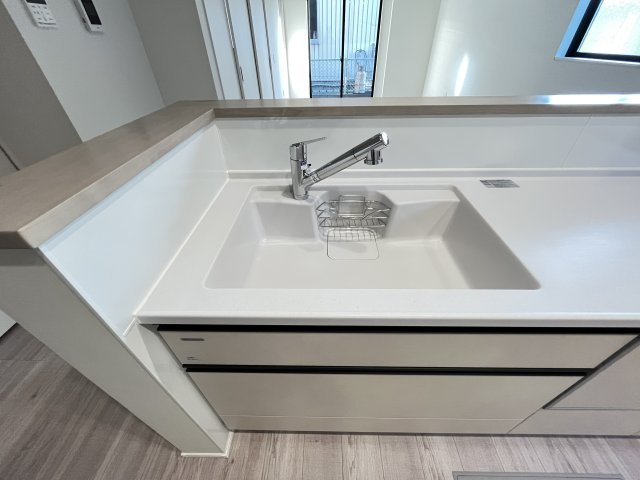 浄水器内蔵型ハンドシャワー