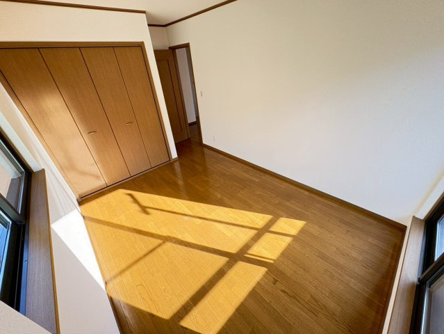 6．5帖洋室　プライベートな空間だからこそ使いやすいシンプルなデザインに。