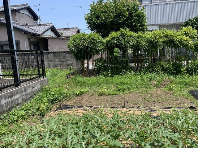西から