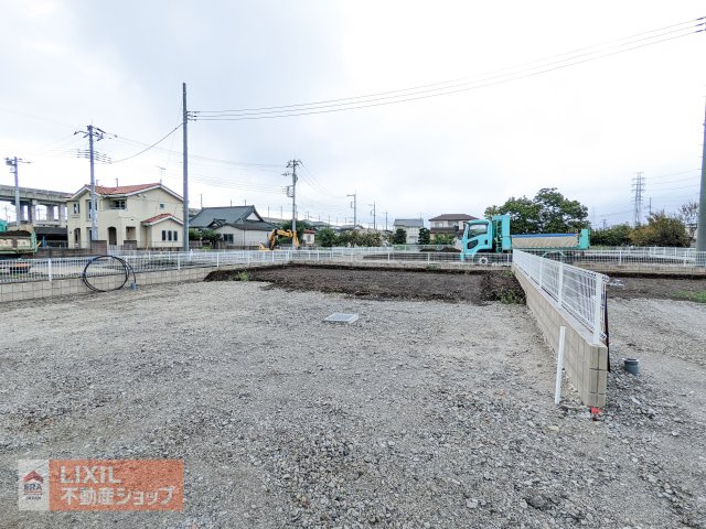 【外観】5号棟現地建築中。小金井駅徒歩約12分の立地に大型分譲新築です。
