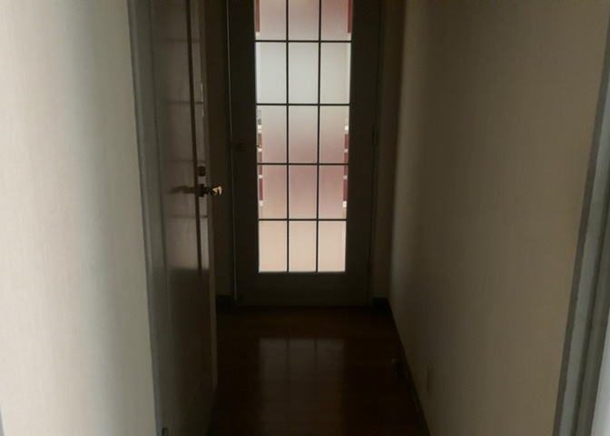 内装はとにかくおしゃれなものがいい！と選ぶ前に、まず住んだ後のことを想像してみましょう。住んでみたらコンセントの位置が悪くて使いにくいなど出てきます。事前にどの家電をどこに置くか想定しておきましょう。