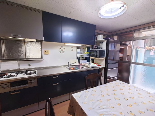 ご家族との会話が弾むダイニングキッチン