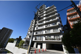 緑地東ロイヤルマンションの外観