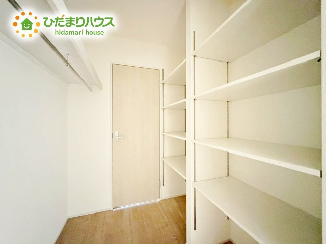 収納があれば物を整理整頓しやすく、部屋が常にすっきりとした状態を保てます。