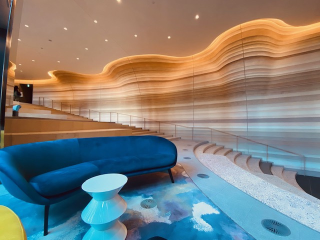 【共用施設　ROOF　TOP　LOUNGE】53階、54階の二層吹き抜け空間にあるラウンジ