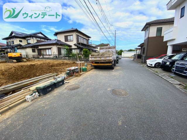 前面道路は交通量が少なく子供の通学にも安心の道路です♪ぜひ現地でご体感ください！