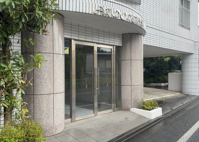 マンションのエントランスには、もともと風よけや防犯の役割がありますが、マンションによって宅配ボックスなどの設備が備わっている所もあります。日々の生活をイメージしながら生活しやすさをチェックしましょう。