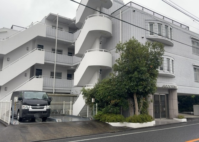 ＳＲＣ造は強度や耐震性の面でもRC造と比べて優れています。そのため、10階建以上の高層または超高層マンションなどの建築にも多く採用されています。柱や梁などのサイズが小さくても高い耐震性を確保できます。