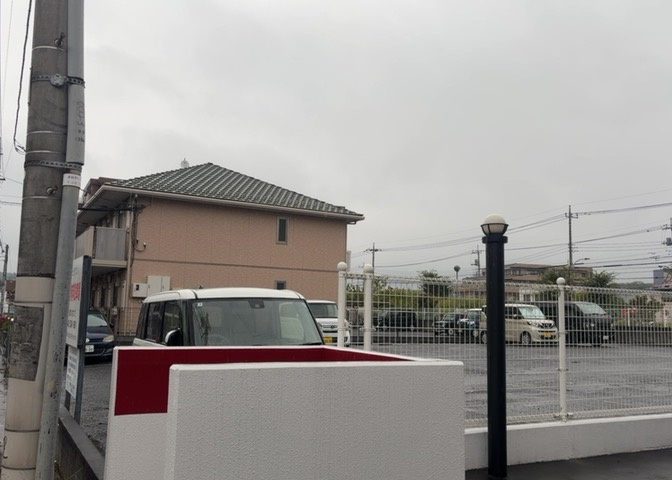 眺望の良さを楽しめるダイニングキッチンで家族団らんの時間を過ごしてはいかがでしょうか。バルコニーから見える景色を家族で眺める時間は、時間が経つのを忘れてしまいそうですね。是非、現地を見に行きましょう！