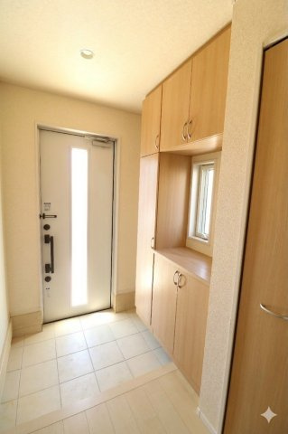 室内をイメージしやすくするため、一部の家具やお荷物を加工で消去しております。