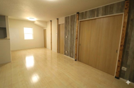 室内をイメージしやすくするため、一部の家具やお荷物を加工で消去しております。