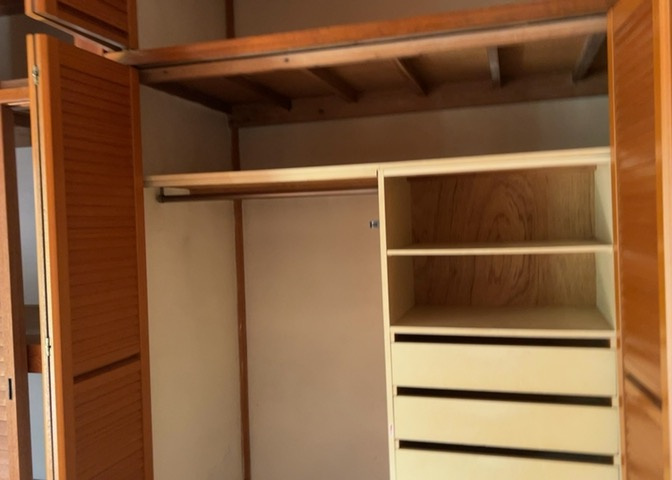 デザイン性を重視しすぎて収納が少なかった！なんてことにならないため、事前に現地で収納の数を確認しておくことをお勧めします。クローゼット以外にも床下収納や屋根裏収納、パントリーなどもチェックしましょう。