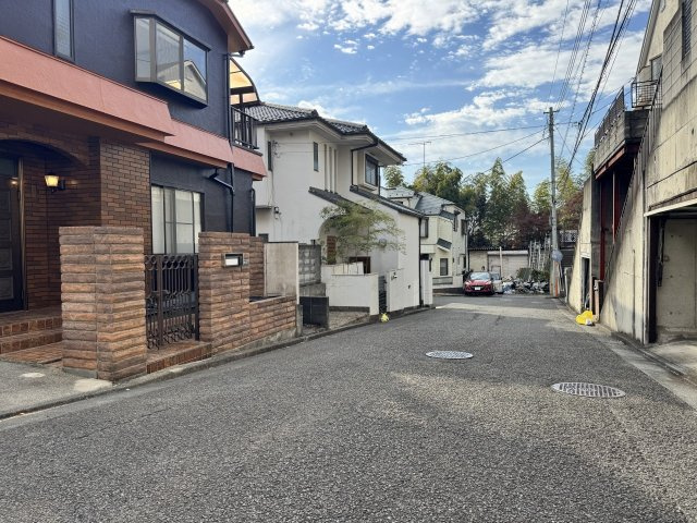 ～西側6ｍ道路に面しています～