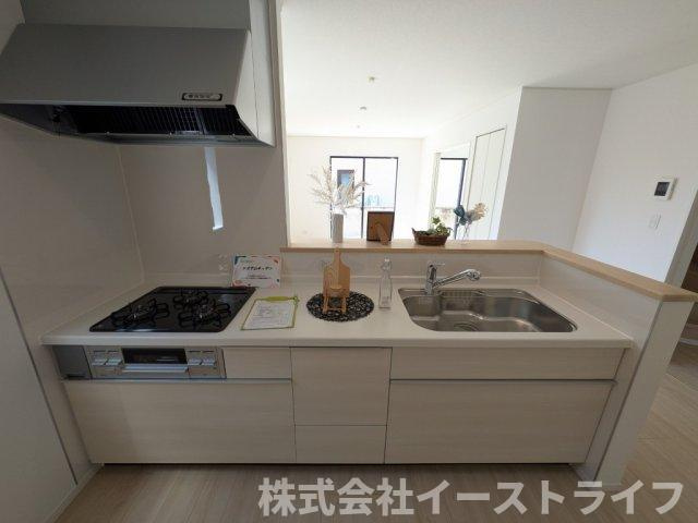 同社施工写真　お掃除がしやすいのもシステムキッチンの魅力です(^^)/