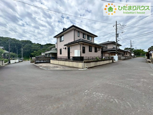角地につき日当たり・風通し良好です☆