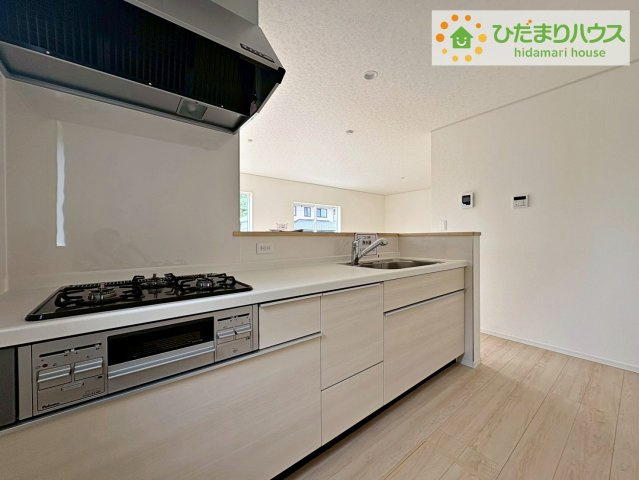 3口コンロと収納豊富なキッチンで、ママの毎日のお料理もはかどります☆