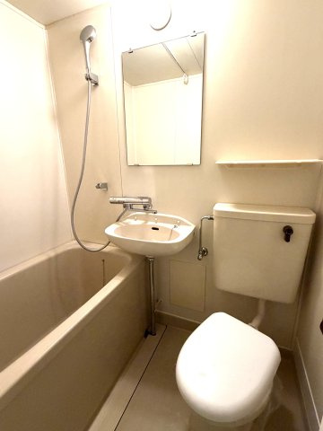 コンパクトにまとまった水回りです(^^♪