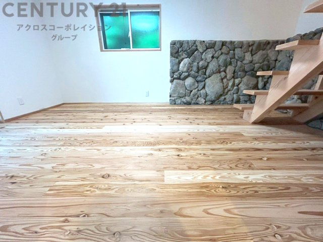 子供部屋…創造性や成長を促す遊びの空間を提供。学習や趣味に集中できる環境を整えます。個別のプライベートスペースは自己表現と自立心を育み、心地よい睡眠環境を整えリラックスできる場所を提供。