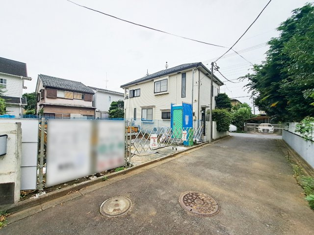大泉公園まで徒歩4分の緑豊かな住宅地。気分転換のお散歩もしやすいです。