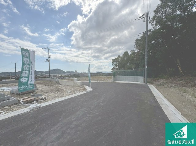 周辺は落ち着いた街並みの住宅地！子育てがしやすい住環境です！