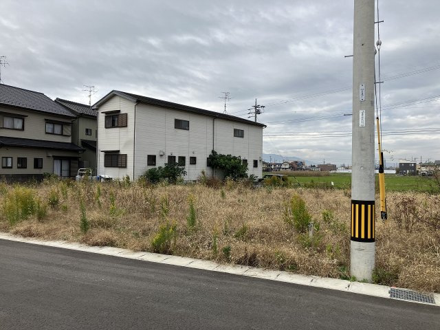 前面道路含む現地写真です