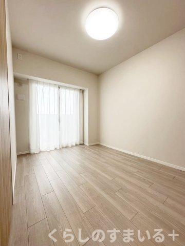 ゆったりした洋室です