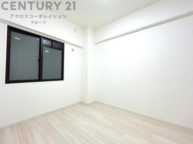 子供部屋…創造性や成長を促す遊びの空間を提供。学習や趣味に集中できる環境を整えます。個別のプライベートスペースは自己表現と自立心を育み、心地よい睡眠環境を整えリラックスできる場所を提供。