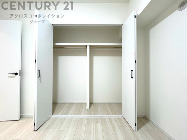 衣類やアクセサリー、小物類の収納が便利で整理整頓がしやすく、部屋の美観を保ちつつ、スペースを最大限に活用できます。衣服のしわやダメージを防ぎ、長持ちさせることができます。
