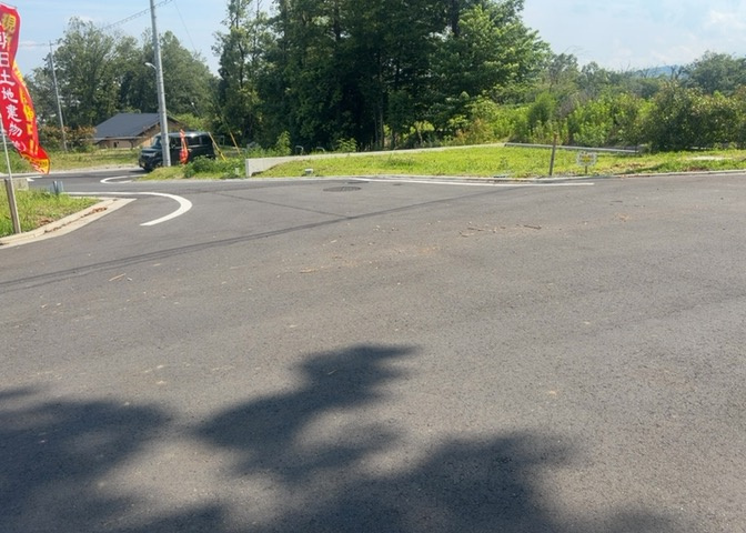 最寄り駅が近いなどの交通アクセスが良い土地だと暮らしやすいですよね。通勤・通学の観点から土地を選ぶことも大切です！自身や家族のライフワークからあったの物件を探しましょう！当社営業がお力になります！