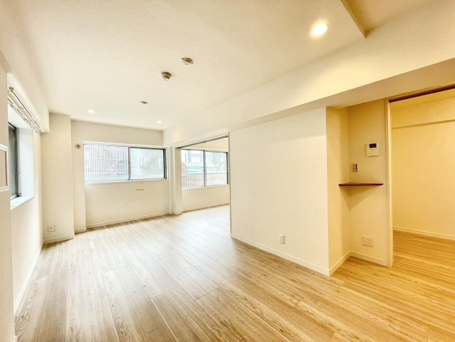 リビングとなりの居室をつないで19.8帖の大空間としてご利用いただくのもおすすめです。