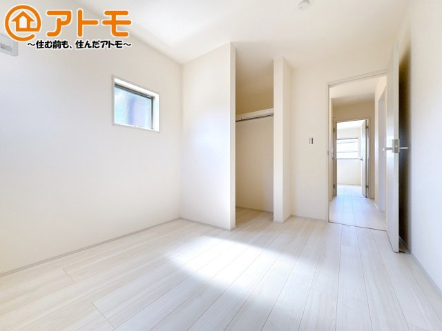 広々使える収納付きの洋室です♪