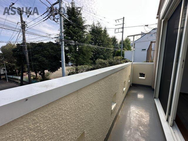 広々としたスペースになっているので、一度にたくさんの洗濯物が干せそうです。