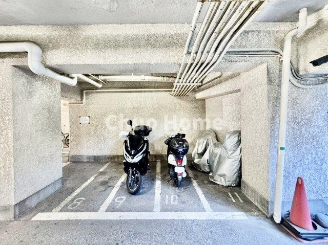 【バイク置場】最新の空き状況や費用などの詳細は担当スタッフまでお問い合わせください。