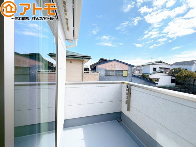 陽当りの良いバルコニーはお洗濯物はもちろんお布団もふかふかになります♪