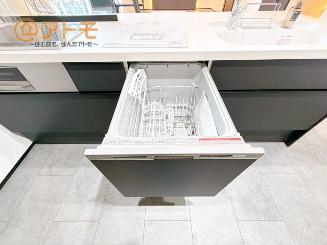 家事負担が軽減される便利な食洗器付♪