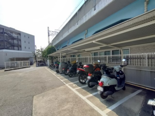 【バイク置場】