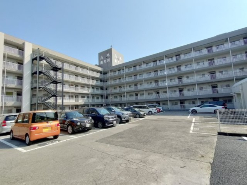 【駐車場】