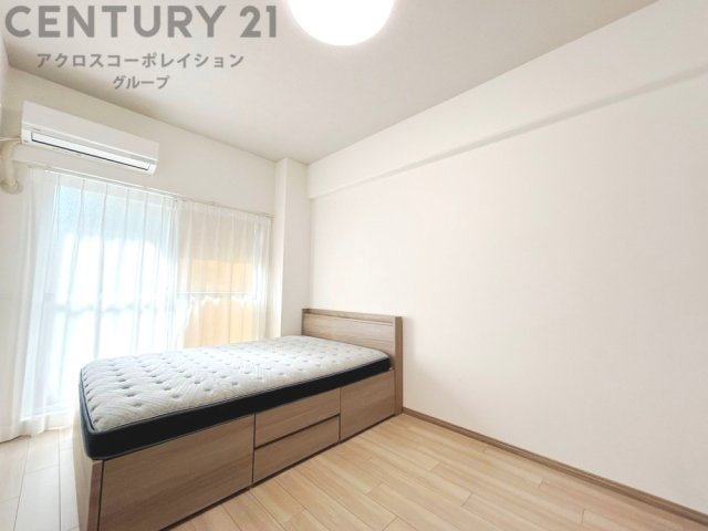 子供部屋…創造性や成長を促す遊びの空間を提供。学習や趣味に集中できる環境を整えます。個別のプライベートスペースは自己表現と自立心を育み、心地よい睡眠環境を整えリラックスできる場所を提供。