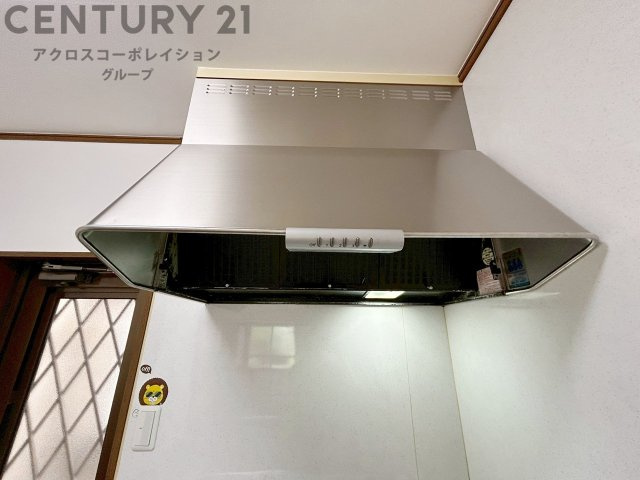 パワフルな吸引力で調理中の臭気等をしっかり処理してくれ、室内を快適に保ってくれます。　