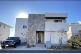 令和２年築　積水ハウス施工　佐島の丘一丁目中古戸建の外観