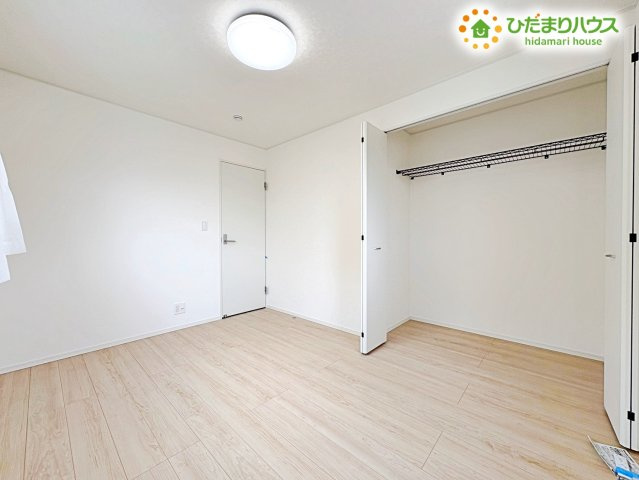 全居室にクローゼットが付いているので、家族みんなの荷物をそれぞれのお部屋ですっきり収納!お部屋を広く使え、生活感が出にくいので、いつもスタイリッシュな空間を保てますね♪