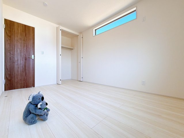 広さはお子様の勉強部屋にも適した広さ！　勉強机や本棚などの家具を置いてもフリースペースも確保することができます。