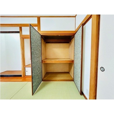 奥行きのある押入で、寝具や季節用品もすっきり収納！