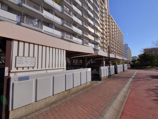 ■【Common　area　-　bicycle　parking　lot】駐輪場になります。