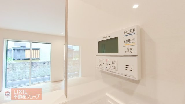【温水設備】現地完成写真。給湯スイッチ付きで温度調整もラクラクです。
